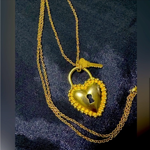 Vintage Heart Lock and Key Goldtone Necklace - Picture 2 of 4